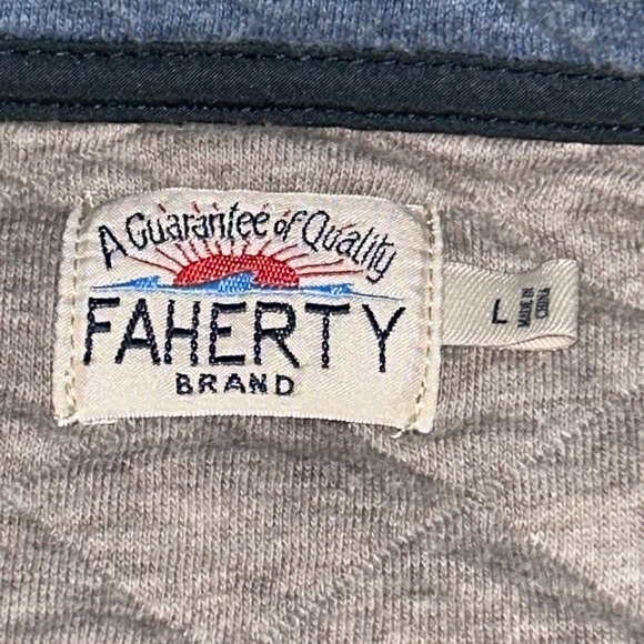 EUC Faherty Epic Quilted Fleece Preppy Casual Pullover - Blue and Navy Melange L - Picture 2 of 5